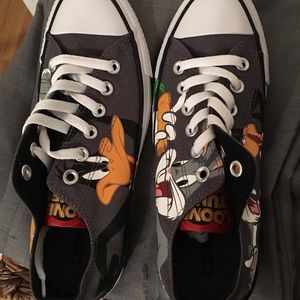 Looney Toones Converse, Brand New. Size 7.